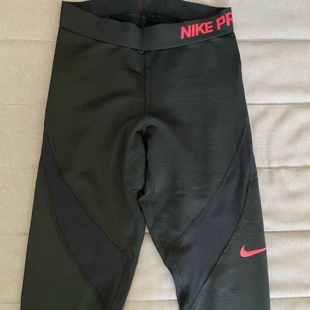 WOMENS NIKE COMPRESION LEGGINGS
